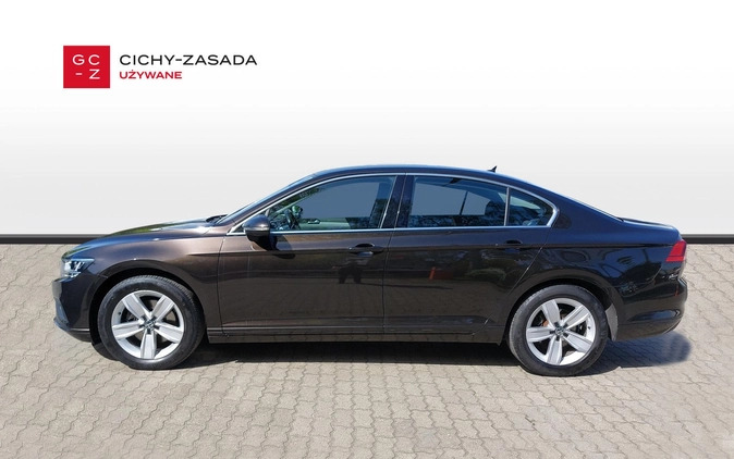 Volkswagen Passat cena 102900 przebieg: 59000, rok produkcji 2019 z Pasłęk małe 379